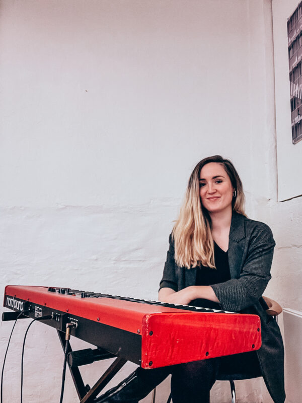 pianist klaverspiller dinnermusik baggrundsmusik til fest musiker dansk