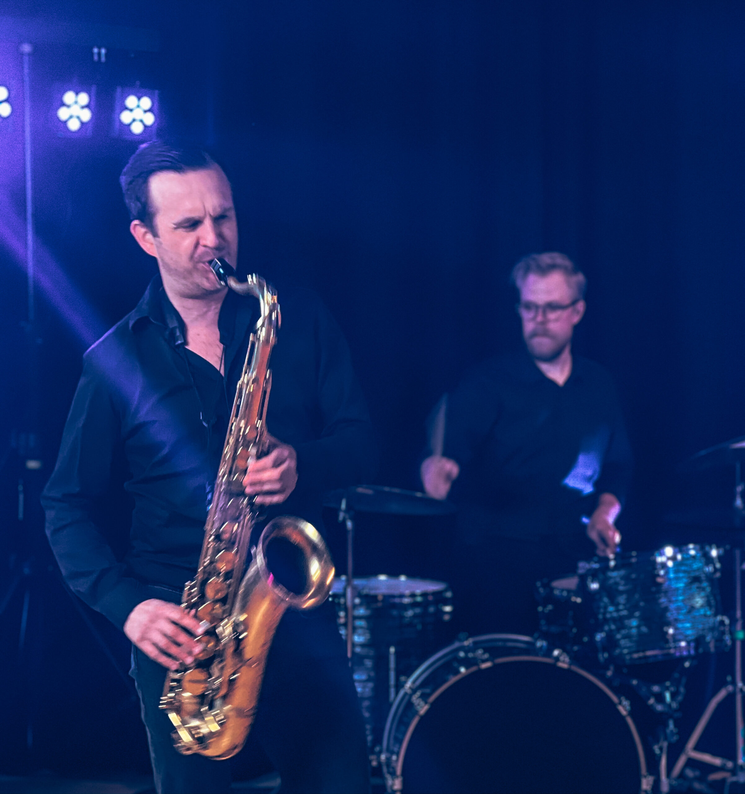 saxofonist sax trommer festmusik partymusik dansemusik book band