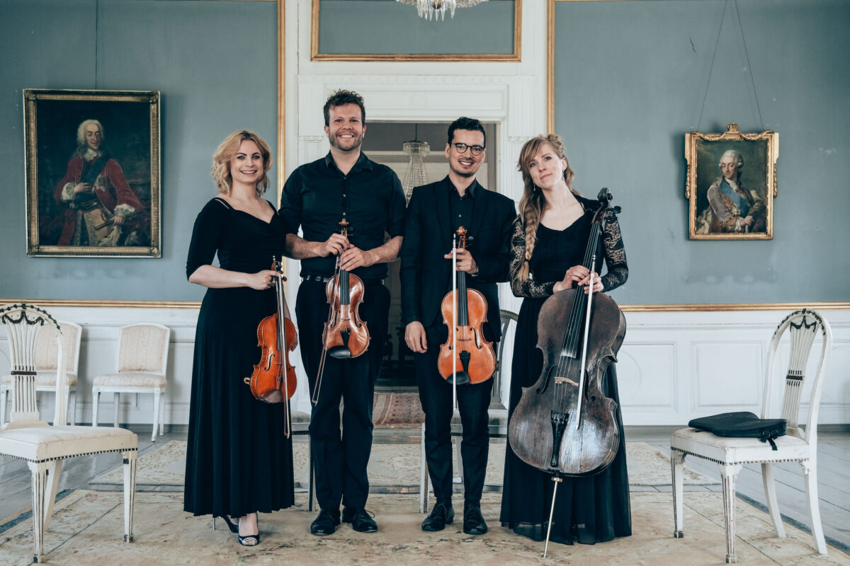 stryke kollektiv booking band strykere strykekvartett strykekvartett fiolin fiolinist cello slottsbryllup herregårdsbryllup slottsbryllup bryllupsmusikk til maten musikk til mottakelsen