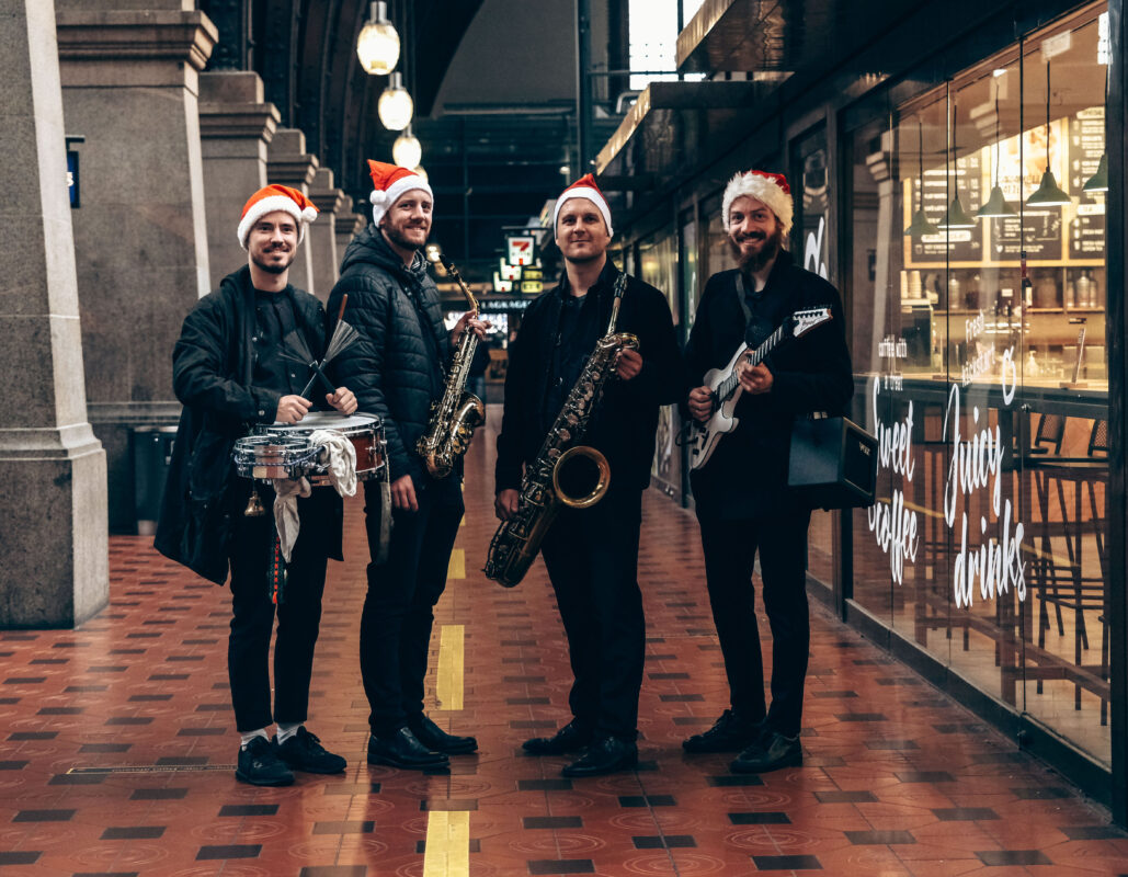 Christmas music live hovedbanen copenhagen hovedbanegården Christmas band Christmas party street music live jazz