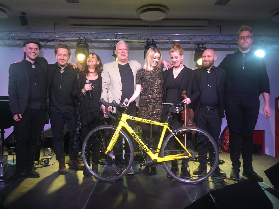 kalundborg rynkeby support concert children's cancer foundation kirsten and søren simone stage is your country music bike paris denmark concert