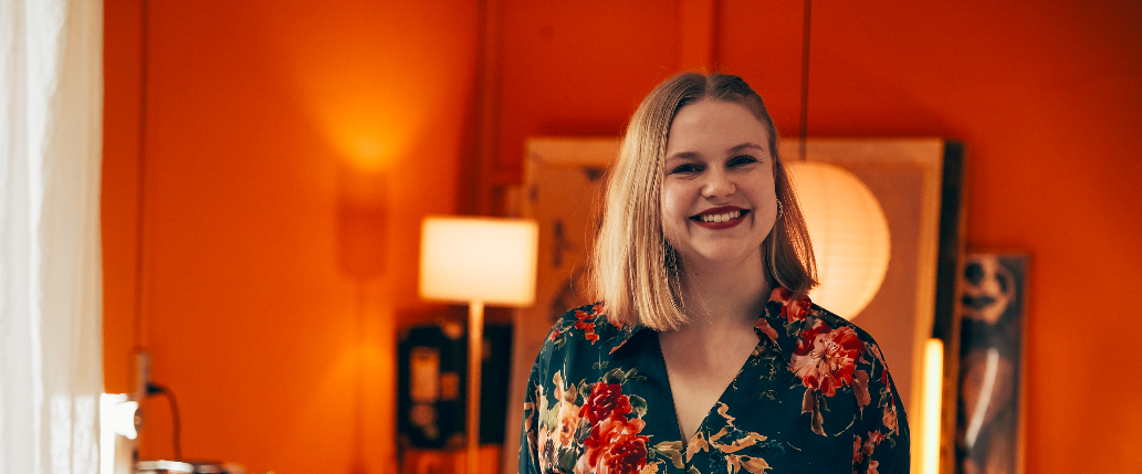 book en sanger professionel sanger smilende kundeservice lys din fest kan ikke gøres om blomster konservatorie professionelle musikere