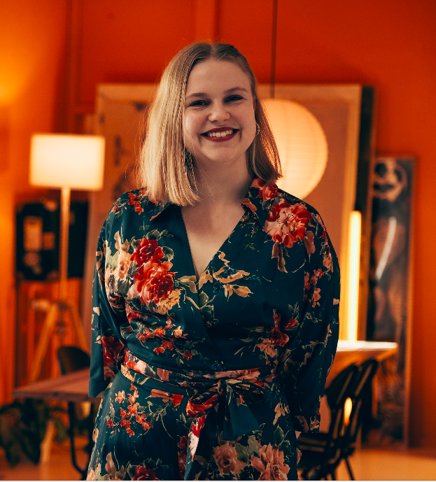 book sangerinde til vielse sanger lej sanger smilende dansk sanger session lyt her