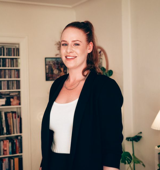 book sangerinde til fest sanger til vielser og bryllup smilende gospel bogreol pressefoto booking