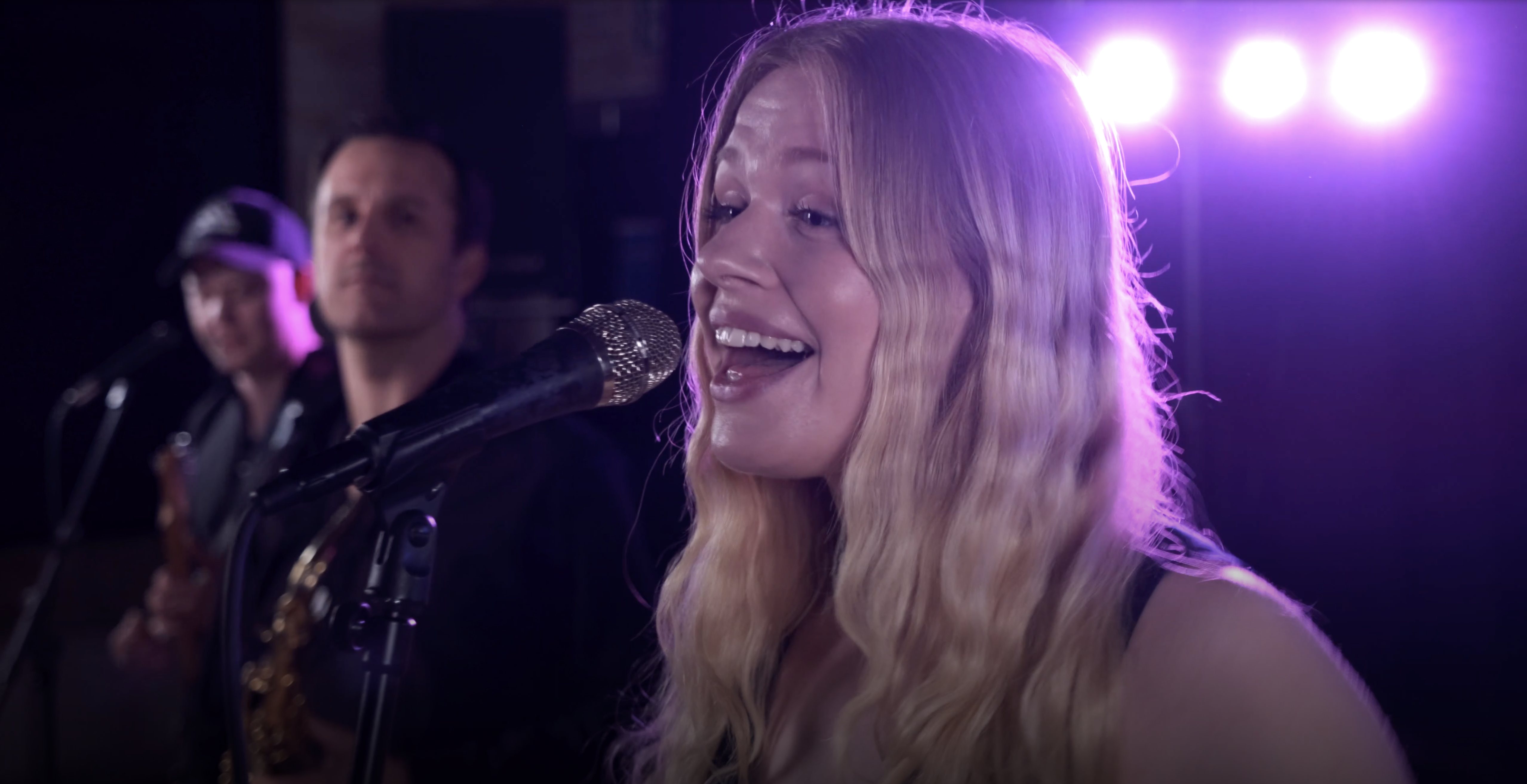 the best band for weddings front of house musikbookeriet live music party music