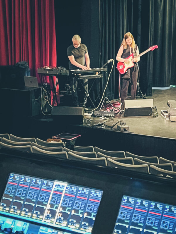 troldspejlet live music robots are coming jacob stegelman bremen theatre concert robot music