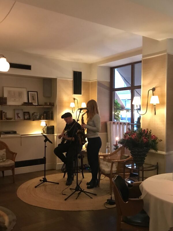 duo hotel sanders jazz saxophone jazz jazz duo sax jazz sax jazz guitar music at hotel mulled wine Christmas jazz Christmas music