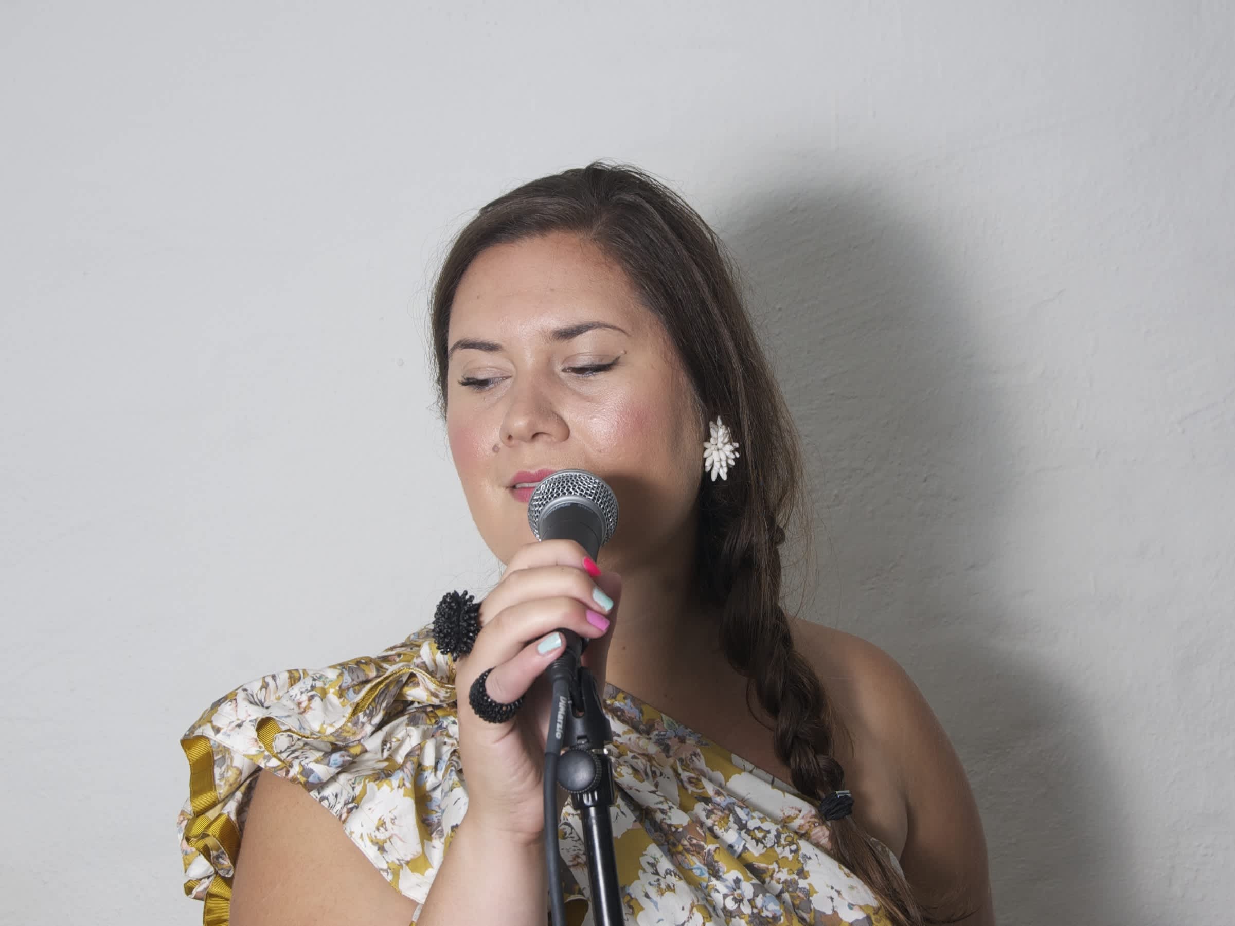 Solo bröllopsmusiker uppträder - Limunt