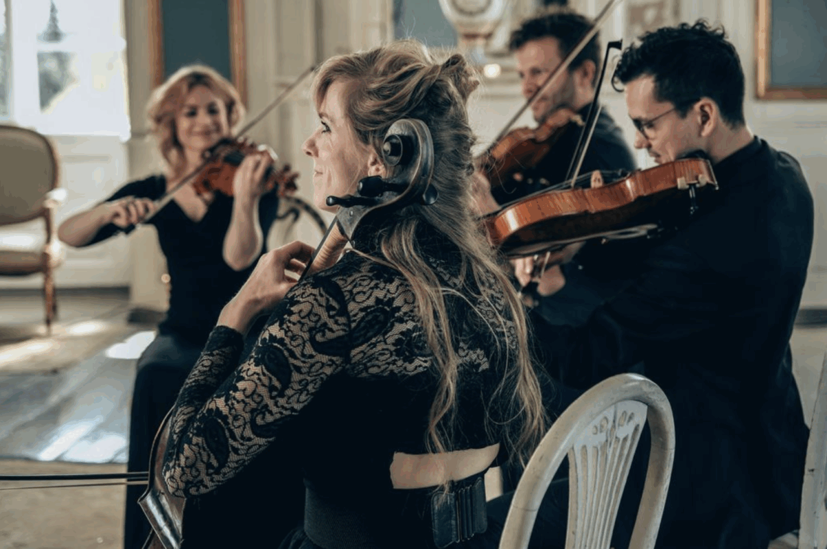 Stryger kvartet spiller musik fra 1920 og skaber gatsby stemning