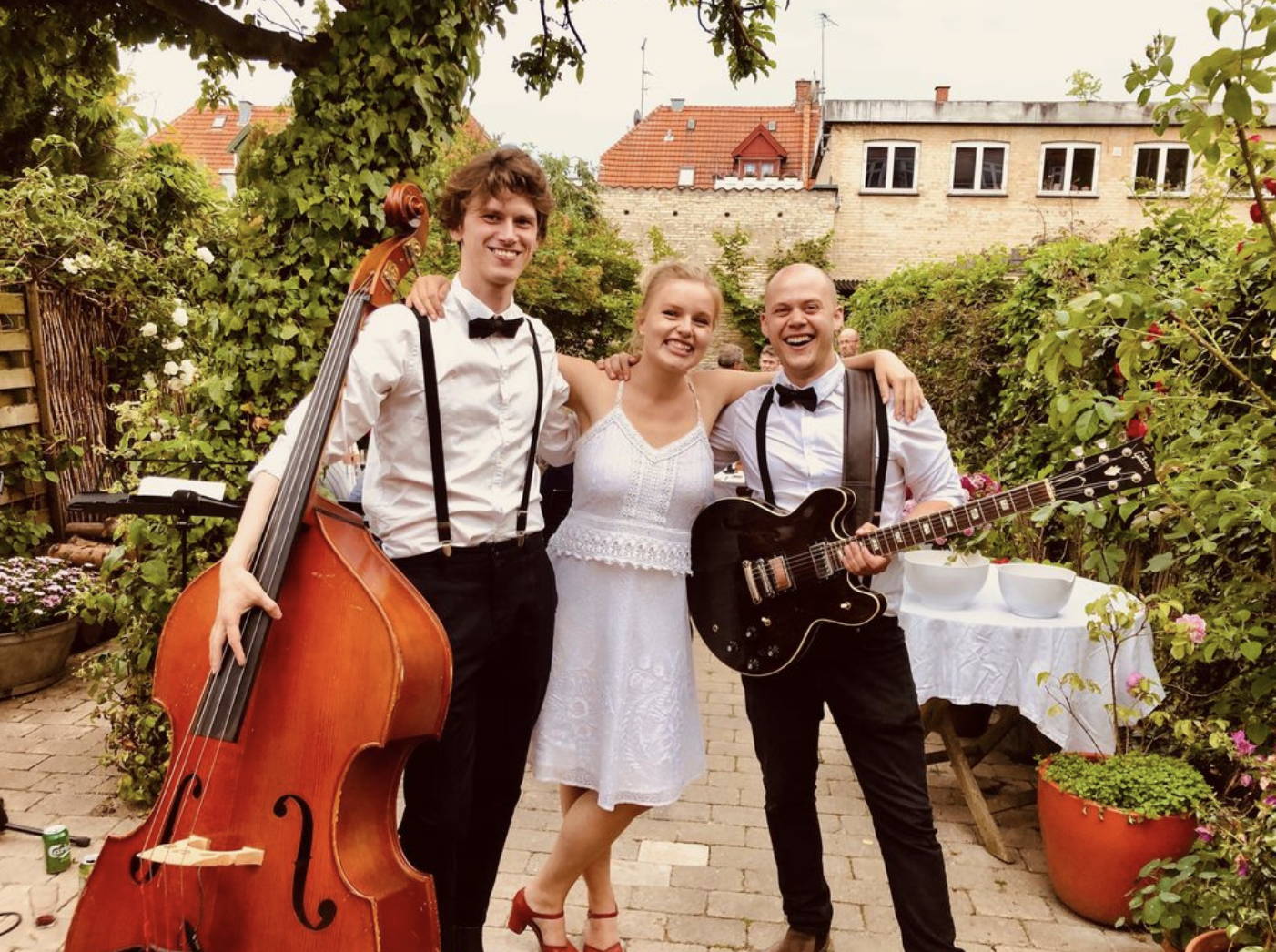 Musicians create a beautiful wedding ceremony